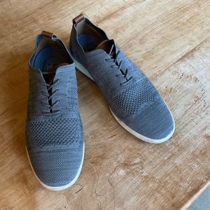 2 Pair Izod Memory Foam Casual Shoes - 10.5M Black & Gray